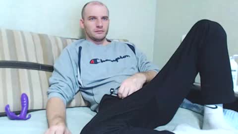 Damien online show from December 2025 09:17:01 AM