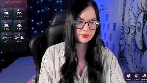 Snapshot of coy_amina_ chatting on March 2025 09:43:01 PM Lilith online show from March 2025 09:43:01 PM