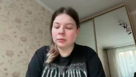 Elise online show from September 2025 12:53:01 PM