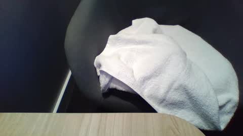 crave_me_ online show from November 2025 01:06:01 AM