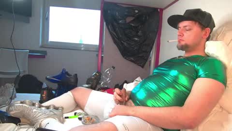 Snapshot of cravingboy chatting on January 2025 01:25:02 PM robin online show from January 2025 01:25:02 PM