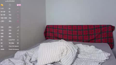 crazy_space11 online show from February 2026 07:40:01 AM