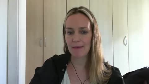 Anny online show from December 2024 11:07:01 AM