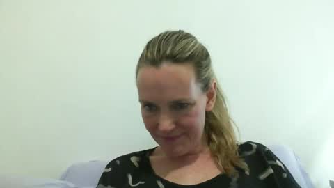 Anny online show from December 2024 01:02:02 AM