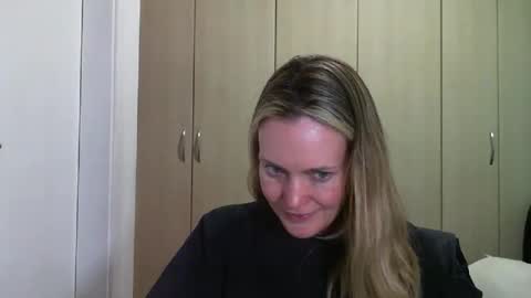 Anny online show from December 2024 09:31:01 PM
