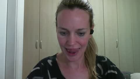 Anny online show from December 2024 12:34:02 AM