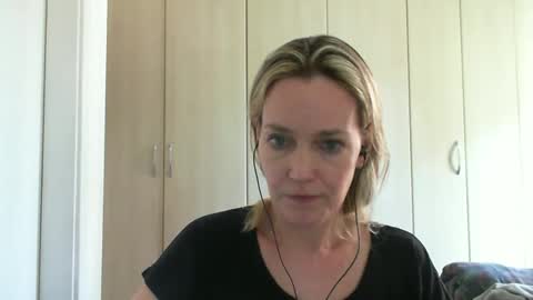 Anny online show from December 2024 10:56:02 AM