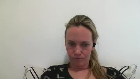 Anny online show from December 2024 12:22:01 AM