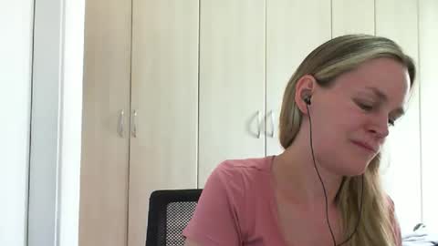 Anny online show from December 2024 05:55:01 PM