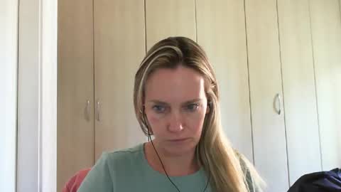 Anny online show from January 2025 11:57:01 AM