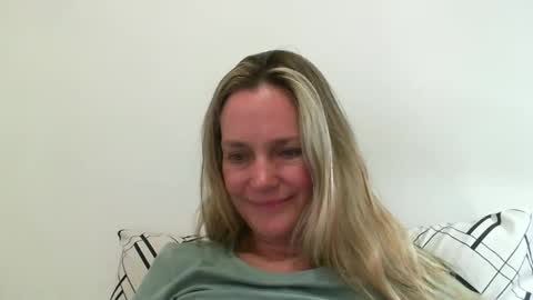 Anny online show from January 2025 08:54:02 PM
