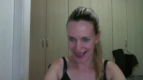Anny online show from January 2025 12:11:01 AM