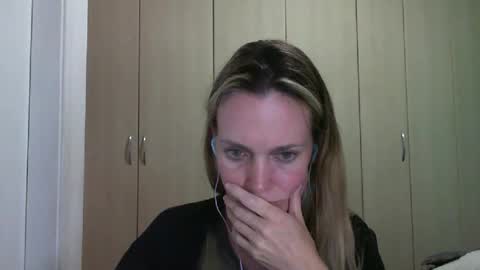 Anny online show from January 2025 08:57:02 PM