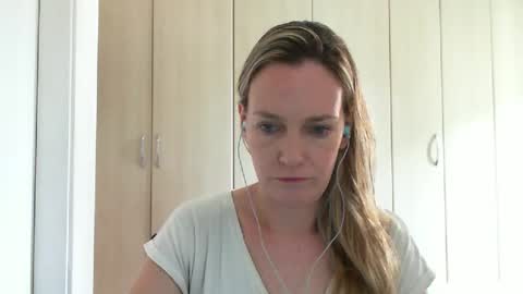 Anny online show from January 2025 10:51:02 AM