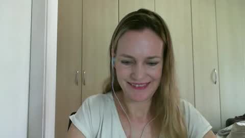 Anny online show from January 2025 10:50:02 AM