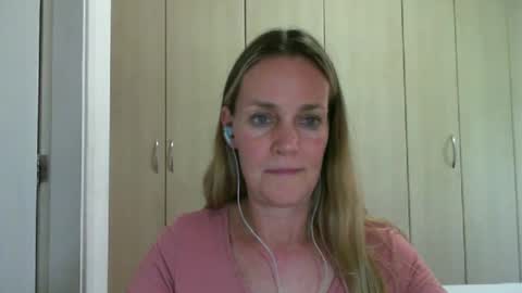 Anny online show from February 2025 06:48:02 PM