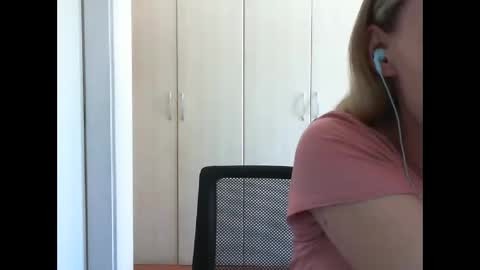 Anny online show from March 2025 01:59:02 PM