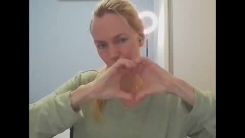 Anny online show from March 2026 11:33:01 PM