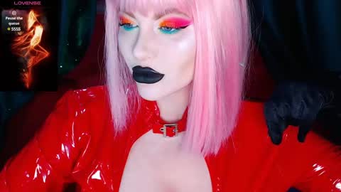 Snapshot of crazypinkyball chatting on December 2024 01:40:01 PM Roxy online show from December 2024 01:40:01 PM