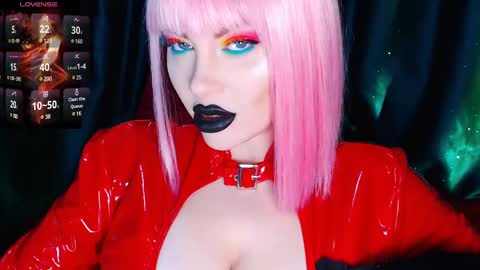 Snapshot of crazypinkyball chatting on January 2025 01:00:02 PM Roxy online show from January 2025 01:00:02 PM