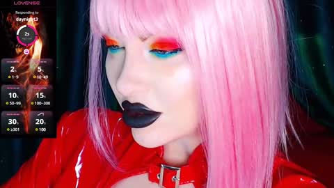 Snapshot of crazypinkyball chatting on January 2025 01:49:01 PM Roxy online show from January 2025 01:49:01 PM