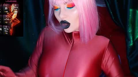 Snapshot of crazypinkyball chatting on February 2025 02:35:02 PM Roxy online show from February 2025 02:35:02 PM