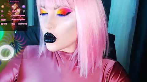 Snapshot of crazypinkyball chatting on September 2025 02:06:01 PM Roxy online show from September 2025 02:06:01 PM
