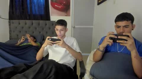 crazzy_master1 online show from April 2026 09:37:01 PM