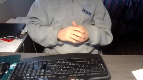 Creamormilk online show from November 2025 01:44:01 PM