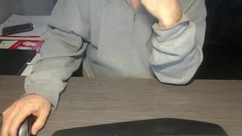 Creamormilk online show from November 2025 01:44:02 PM