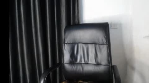 Snapshot of creamy_juicypussy chatting on September 2025 06:51:02 PM Lady jasmine online show from September 2025 06:51:02 PM