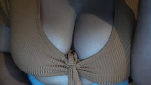 Snapshot of creamycocobabe chatting on January 2025 12:17:01 AM CreamyCocoBabe online show from January 2025 12:17:01 AM