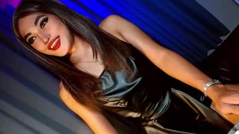 Snapshot of creamycum_celinexxx chatting on December 2024 04:21:01 PM Celine online show from December 2024 04:21:01 PM
