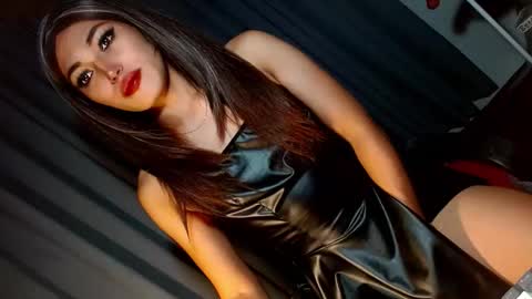Snapshot of creamycum_celinexxx chatting on January 2025 04:29:01 PM Celine online show from January 2025 04:29:01 PM