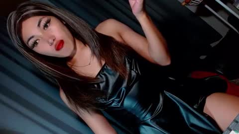 Snapshot of creamycum_celinexxx chatting on January 2025 06:48:01 PM Celine online show from January 2025 06:48:01 PM