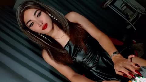 Snapshot of creamycum_celinexxx chatting on January 2025 04:21:01 PM Celine online show from January 2025 04:21:01 PM
