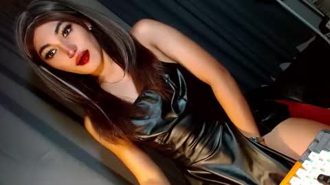 Snapshot of creamycum_celinexxx chatting on January 2025 07:09:02 PM Celine online show from January 2025 07:09:02 PM