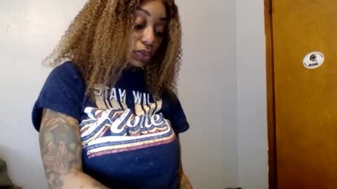 CreamyExotica online show from December 2025 05:30:01 PM