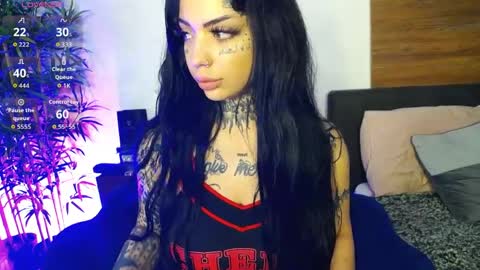 Sophie online show from April 2026 07:06:01 AM