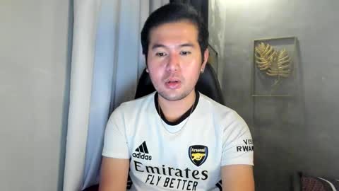 Snapshot of creamynow chatting on January 2025 12:17:02 AM BareCreamyCum online show from January 2025 12:17:02 AM