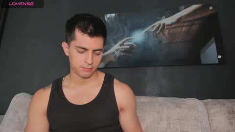 Snapshot of crhistian1_ chatting on December 2024 02:27:02 PM CRHISTIAN online show from December 2024 02:27:02 PM