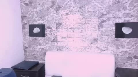 CriisBrown  online show from November 2025 11:03:01 AM