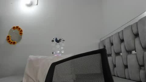 Snapshot of criistal_0 chatting on June 2026 02:53:01 AM criistal_0 online show from June 2026 02:53:01 AM