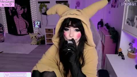 Snapshot of crimsonkitten chatting on June 2026 12:24:01 AM Crimson Kitten online show from June 2026 12:24:01 AM