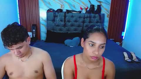 CRISANDMERY online show from January 2026 05:22:01 AM