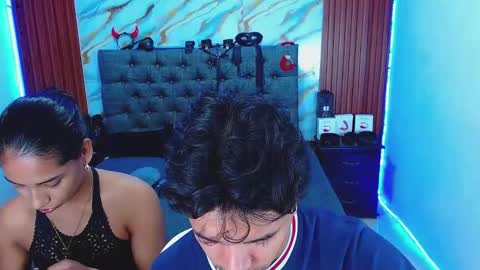 Snapshot of crisandmery chatting on April 2026 04:05:02 AM CRISANDMERY online show from April 2026 04:05:02 AM