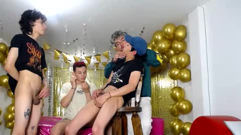 Snapshot of crismens chatting on December 2024 06:11:01 AM crismens online show from December 2024 06:11:01 AM