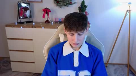 Chris online show from December 2025 03:17:01 PM