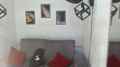 criss_zuri online show from December 2025 12:23:02 PM