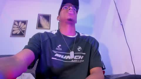 criss_zuri online show from April 2026 11:49:01 AM